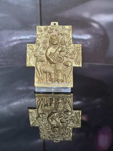 Der gute Hirte Bronzekreuz "Der gute Hirte"